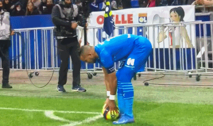 美记：国王GM迫切想要交易拉文，他认为球队失分多都怪拉文