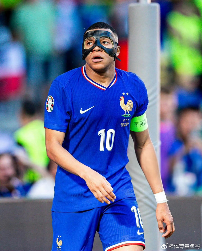 多纳鲁马：1-2之后我们就放弃了比赛，这绝对不应该发生（多纳鲁马：在1-2落后时我们选择了放弃，这种情况不该发生）