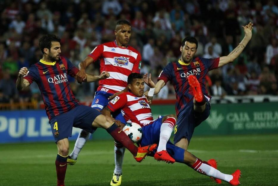 巴萨新星连续爆发惊艳球迷（巴萨新星连场闪耀，震撼球迷）