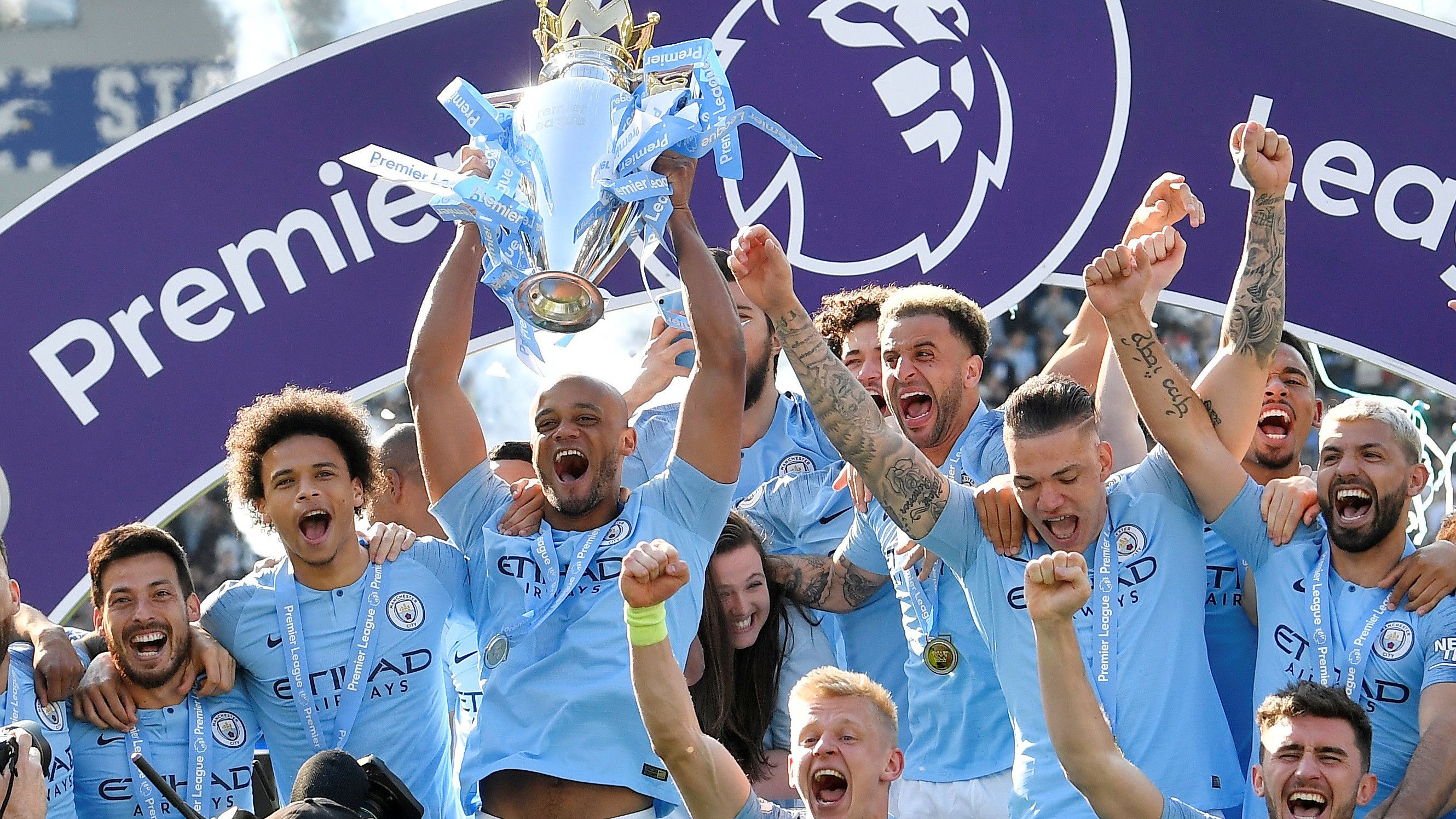 德甲金靴英超落寞 转战意甲9轮0球1助 米兰3700万欧要打水漂（德甲射手王英超失意，转投意甲9场0球1助，米兰3700万欧恐成泡影）