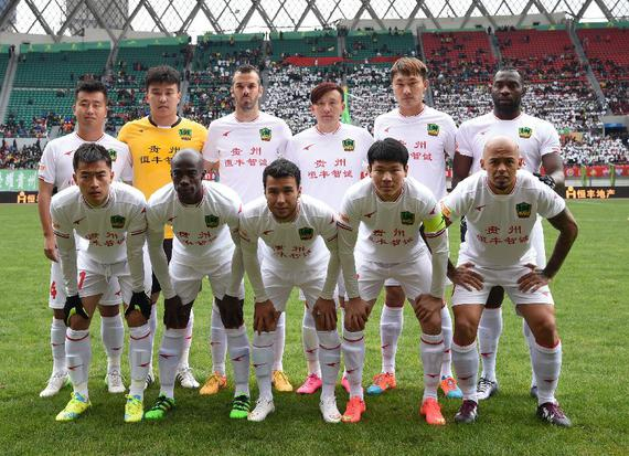 球迷比赛期间骂尤文踢得太烂，斯帕莱蒂回击：你们想怎样？（比赛中球迷怒斥尤文表现糟糕，斯帕莱蒂回怼：你们还想要什么？）