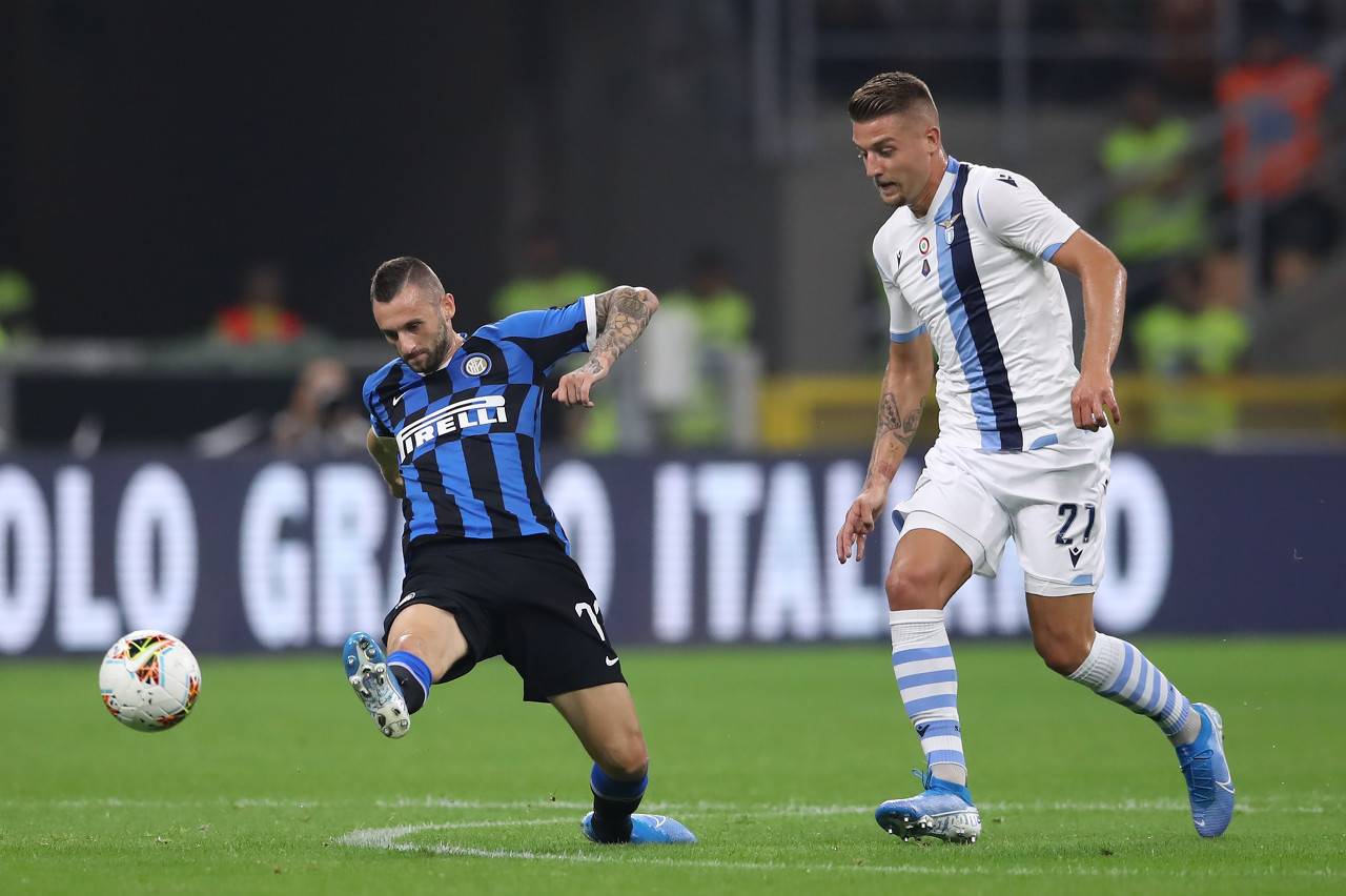 英媒：拜仁有意在一月永久签下梅努，已和他的经纪人直接会谈（英媒：拜仁计划一月买断梅努，已与其经纪人直接会面）