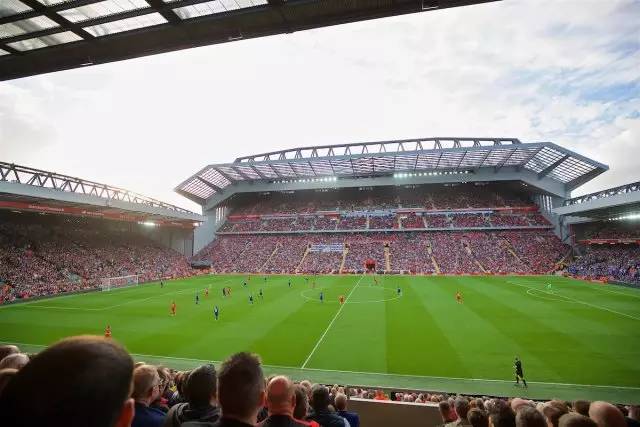 拜仁发布赛前预热海报：阿芳、杰克逊出镜（拜仁赛前海报出炉：阿芳、杰克逊亮相）