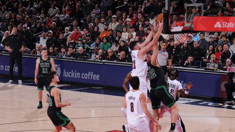 迟来的告别，拜仁在主场为科曼举办告别仪式（拜仁主场为科曼补办告别仪式）