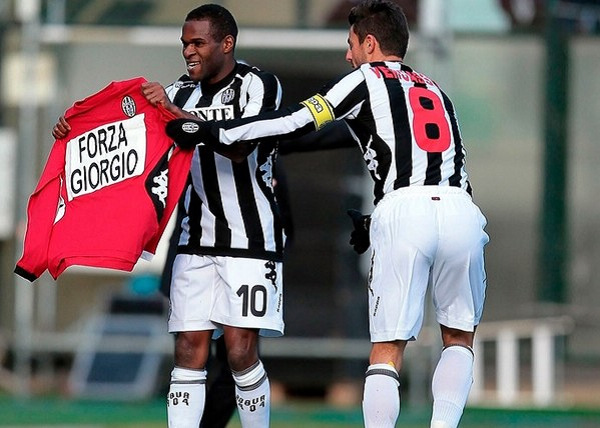 意甲：米兰客场2-1战胜罗马（意甲联赛：米兰客场2比1力克罗马）