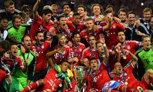 图片报：勒沃库森遭遇多次意外事件，到达曼市时已延误数小时（图片报：勒沃库森旅途波折不断，抵达曼市延误数小时）